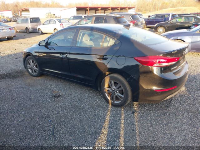 Photo 2 VIN: 5NPD84LF8HH117163 - HYUNDAI ELANTRA 