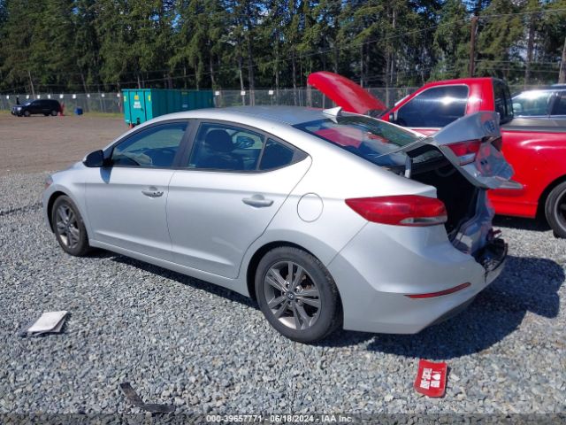 Photo 2 VIN: 5NPD84LF8HH135372 - HYUNDAI ELANTRA 