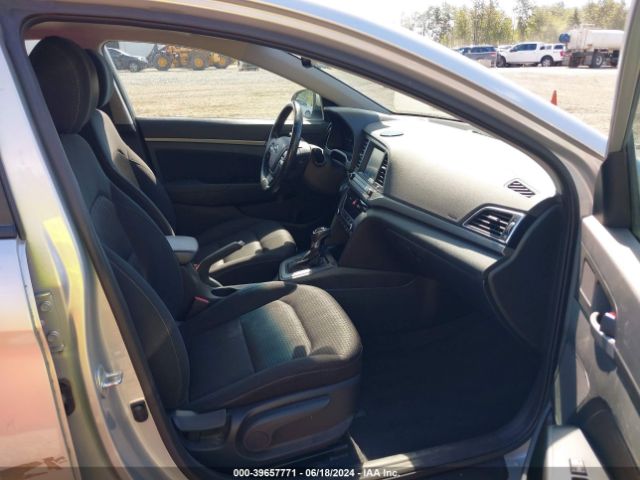 Photo 4 VIN: 5NPD84LF8HH135372 - HYUNDAI ELANTRA 