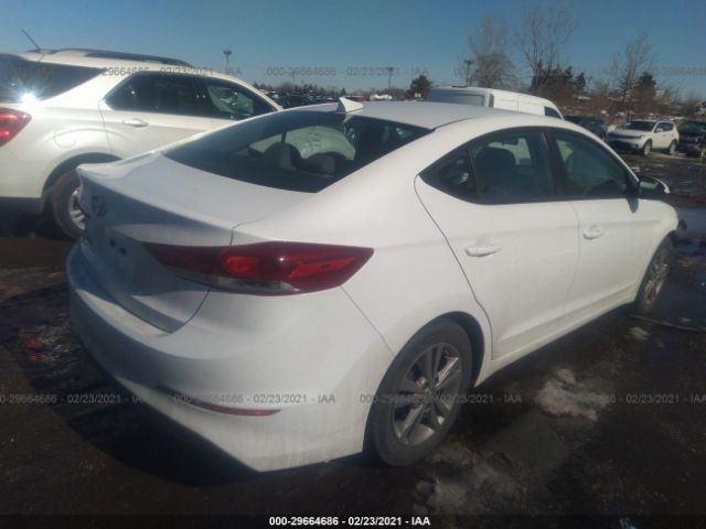 Photo 3 VIN: 5NPD84LF8HH154343 - HYUNDAI ELANTRA 