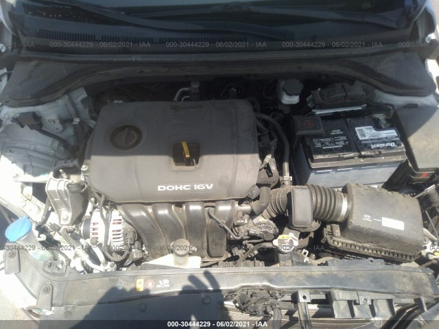 Photo 9 VIN: 5NPD84LF8HH154424 - HYUNDAI ELANTRA 