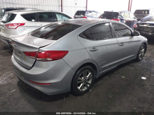 Photo 3 VIN: 5NPD84LF8HH158814 - HYUNDAI ELANTRA 