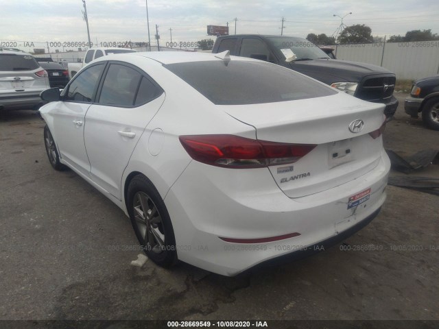 Photo 2 VIN: 5NPD84LF8HH166895 - HYUNDAI ELANTRA 