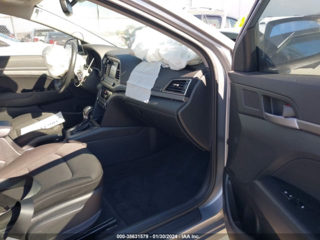 Photo 4 VIN: 5NPD84LF8HH211222 - HYUNDAI ELANTRA 