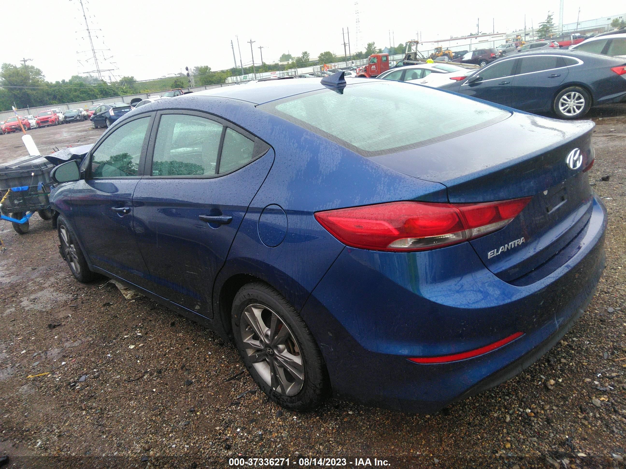 Photo 2 VIN: 5NPD84LF8JH232528 - HYUNDAI ELANTRA 