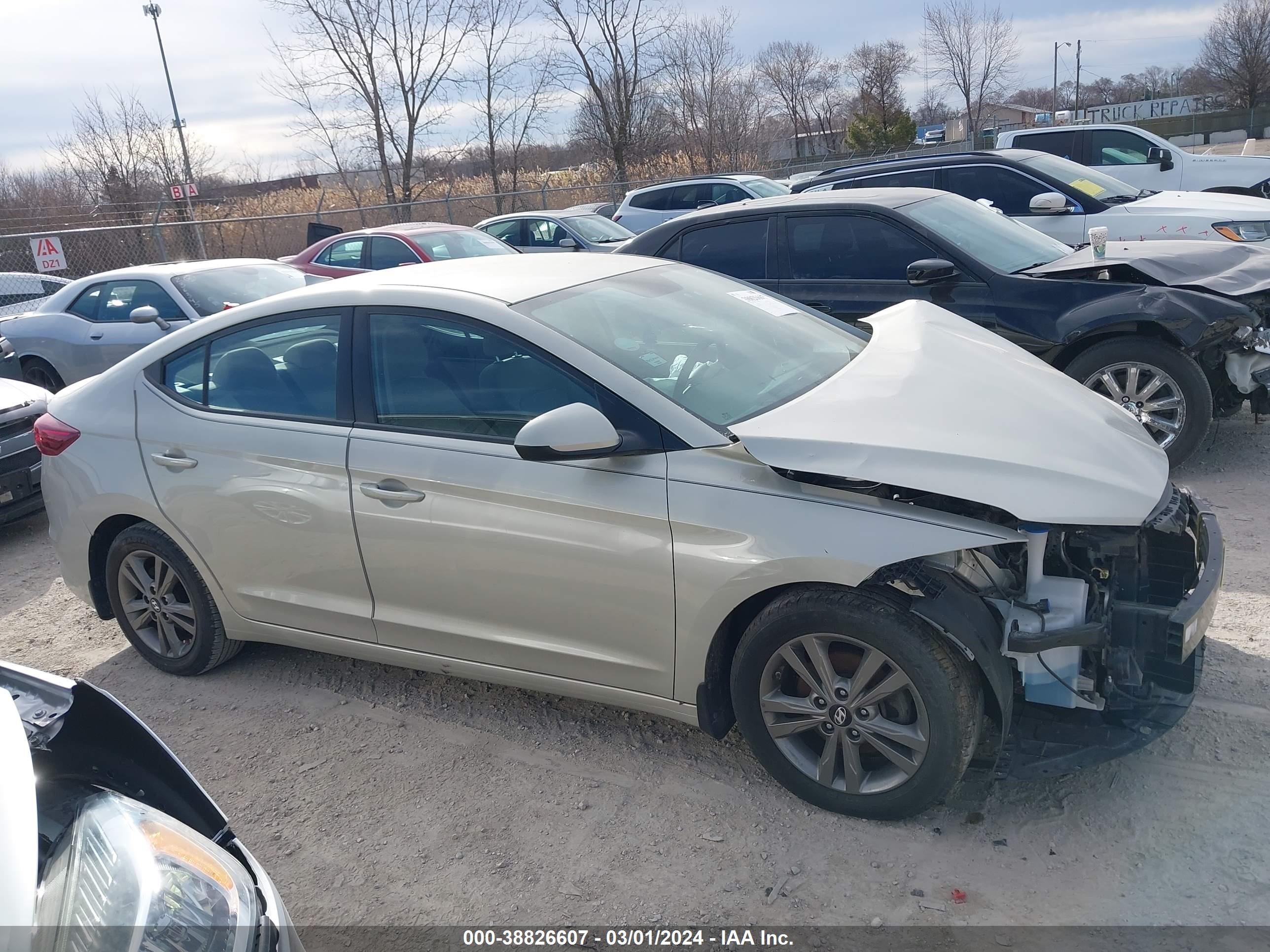 Photo 12 VIN: 5NPD84LF8JH239544 - HYUNDAI ELANTRA 