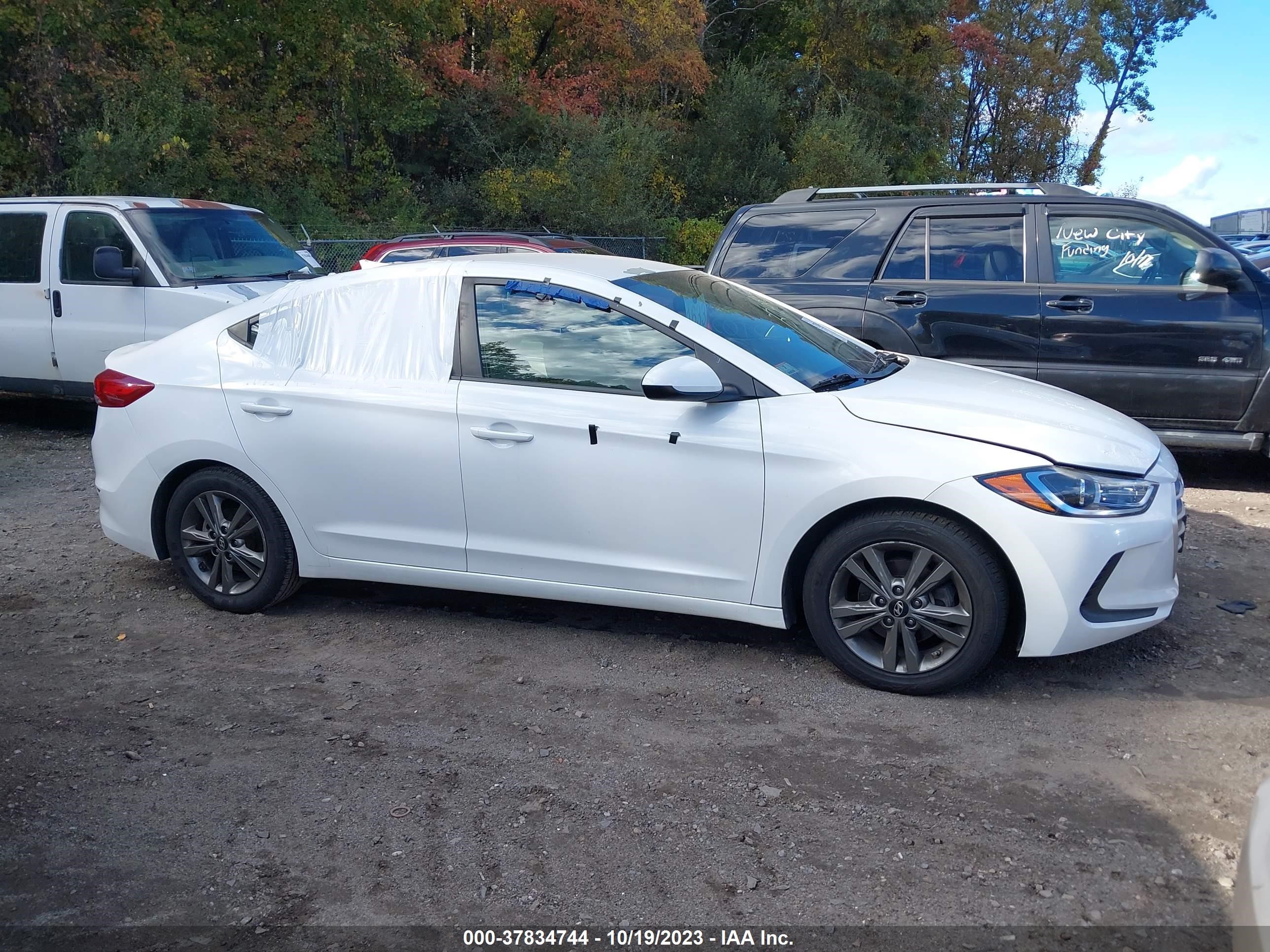 Photo 13 VIN: 5NPD84LF8JH261785 - HYUNDAI ELANTRA 