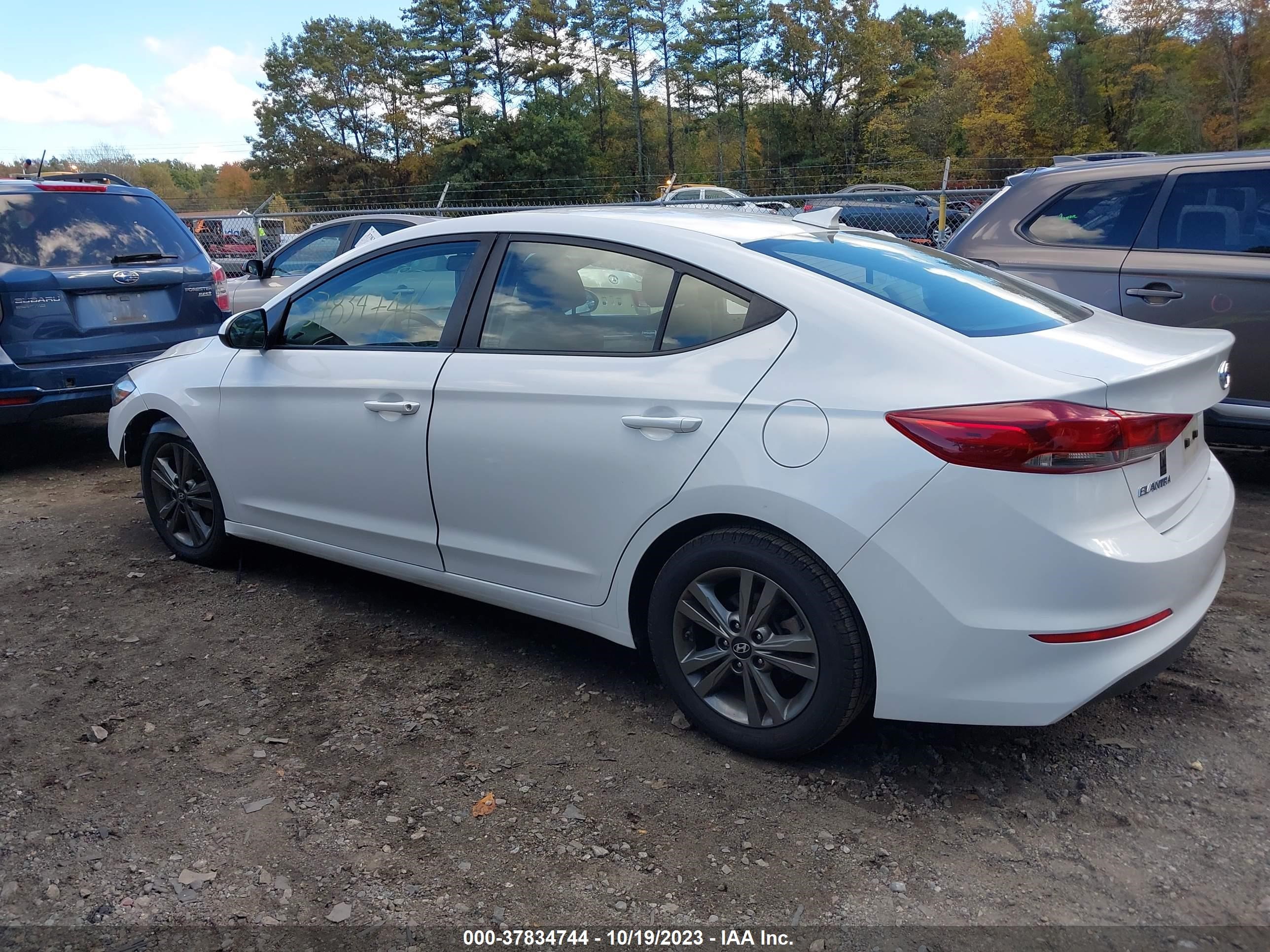 Photo 14 VIN: 5NPD84LF8JH261785 - HYUNDAI ELANTRA 