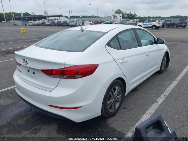 Photo 3 VIN: 5NPD84LF8JH302982 - HYUNDAI ELANTRA 