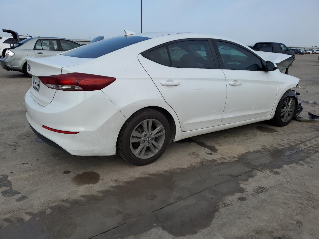 Photo 2 VIN: 5NPD84LF8JH313674 - HYUNDAI ELANTRA 