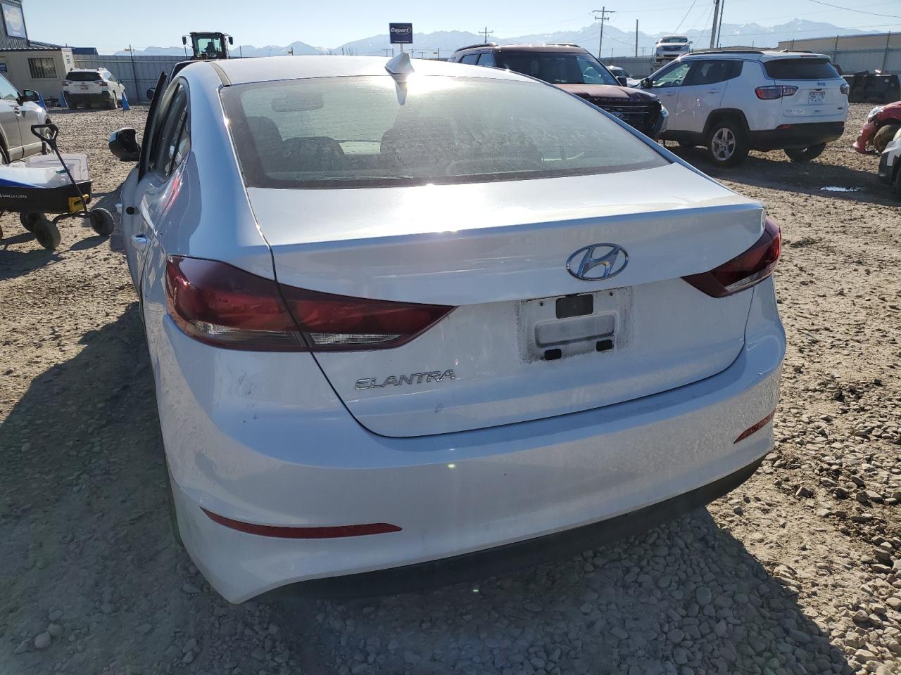 Photo 5 VIN: 5NPD84LF8JH317935 - HYUNDAI ELANTRA 