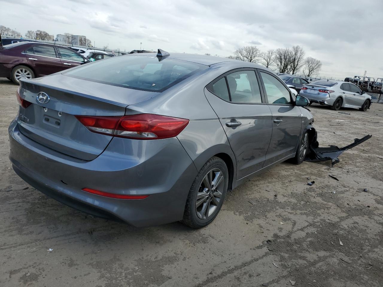 Photo 2 VIN: 5NPD84LF8JH328577 - HYUNDAI ELANTRA 