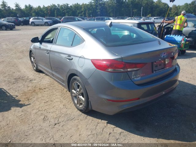 Photo 2 VIN: 5NPD84LF8JH333911 - HYUNDAI ELANTRA 