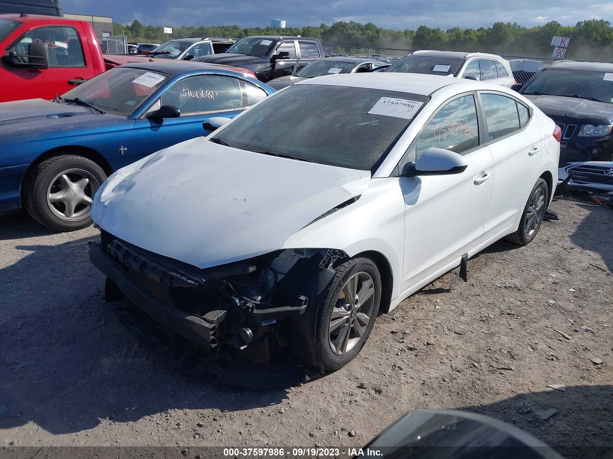 Photo 1 VIN: 5NPD84LF8JH337327 - HYUNDAI ELANTRA 