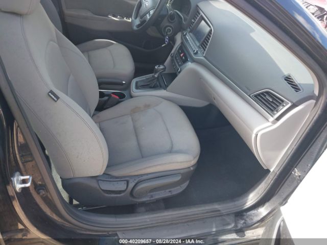 Photo 4 VIN: 5NPD84LF8JH352653 - HYUNDAI ELANTRA 