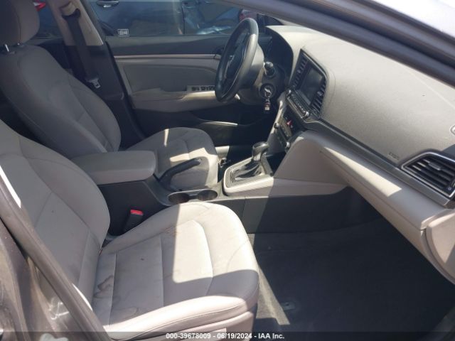 Photo 4 VIN: 5NPD84LF8JH379514 - HYUNDAI ELANTRA 