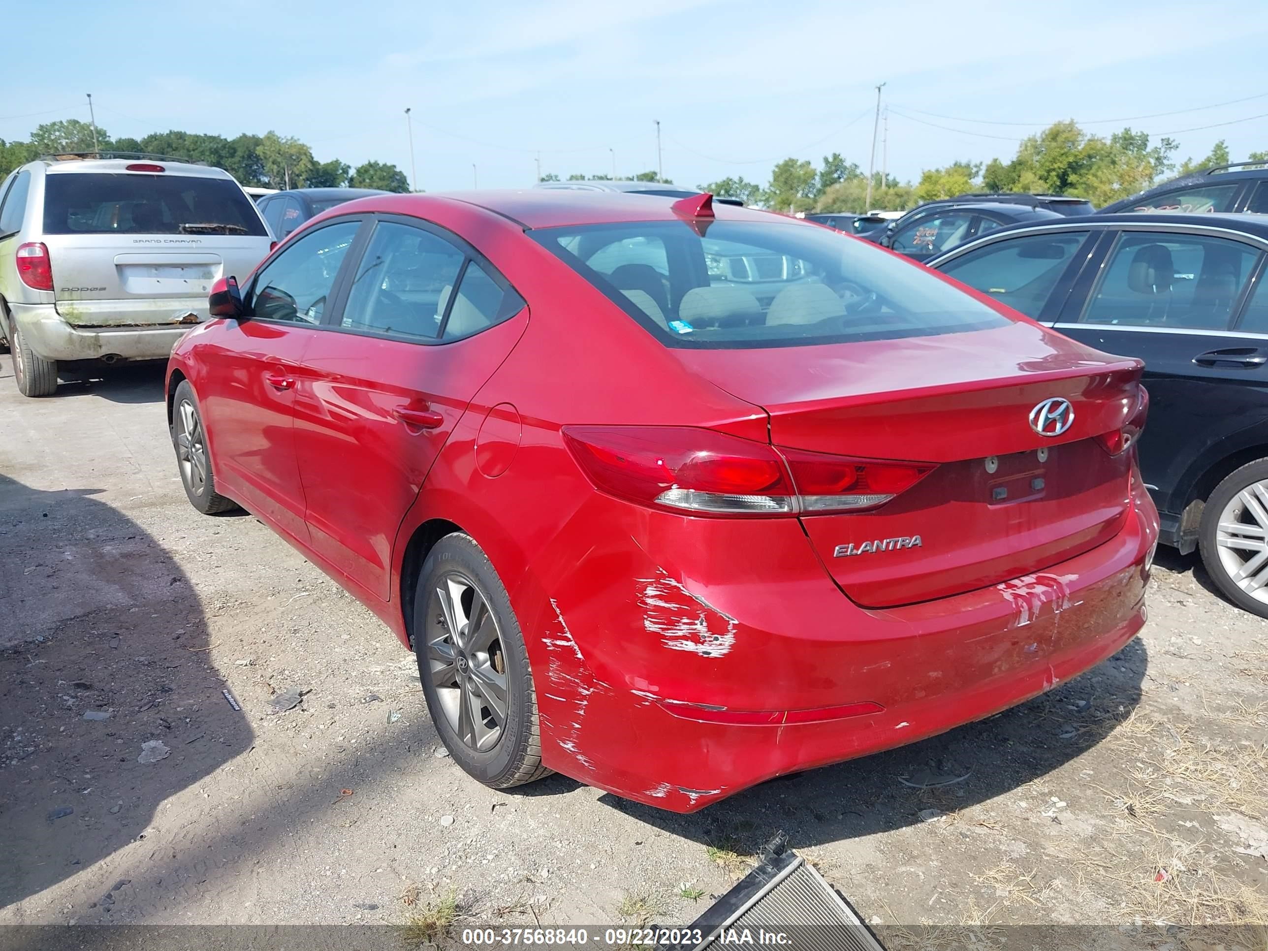 Photo 2 VIN: 5NPD84LF8JH384132 - HYUNDAI ELANTRA 