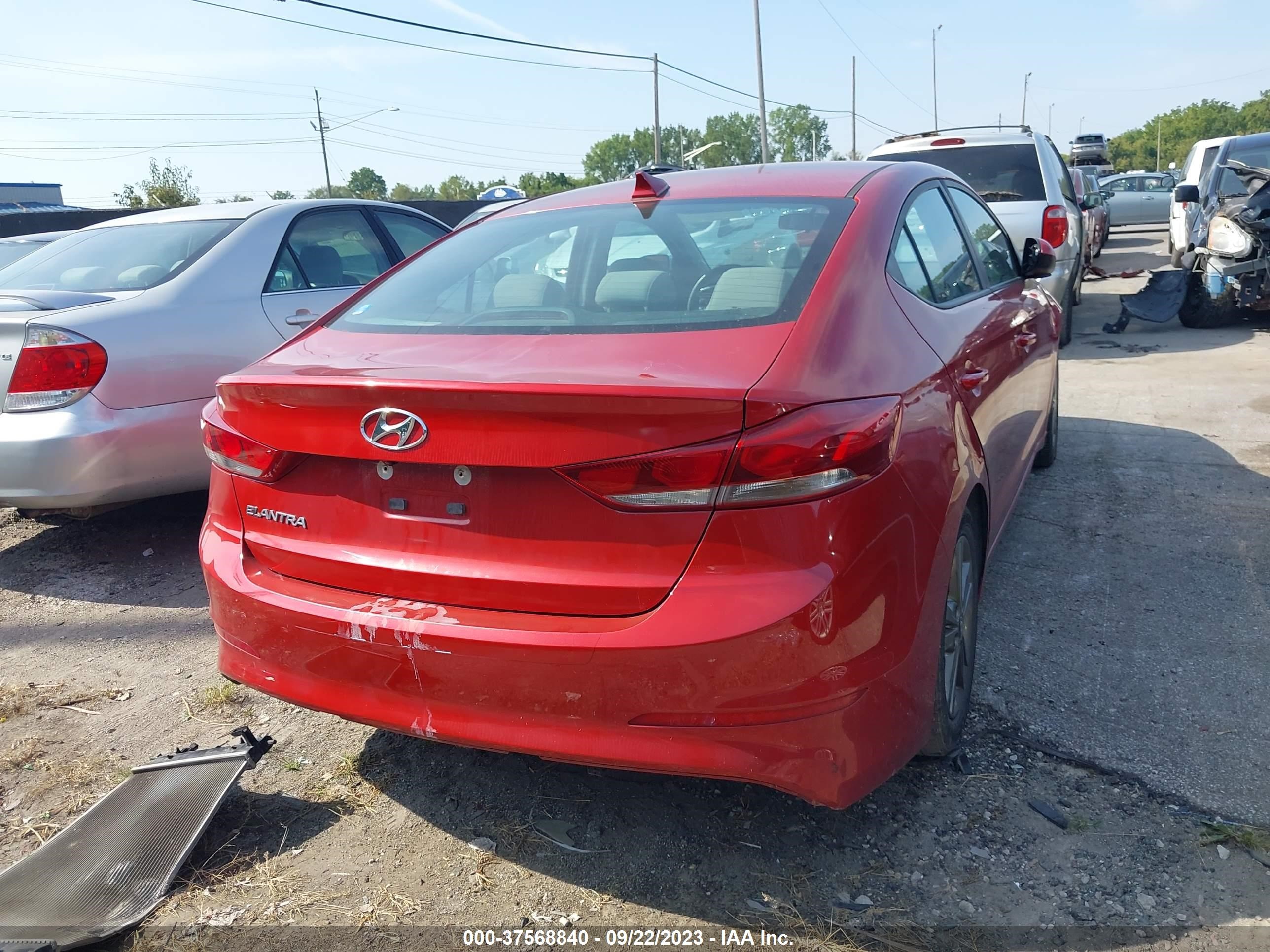 Photo 3 VIN: 5NPD84LF8JH384132 - HYUNDAI ELANTRA 