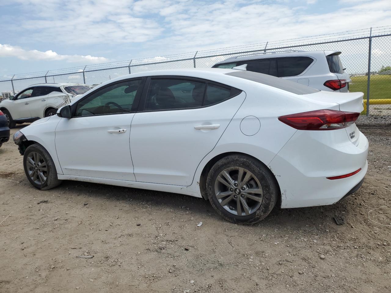 Photo 1 VIN: 5NPD84LF8JH388553 - HYUNDAI ELANTRA 