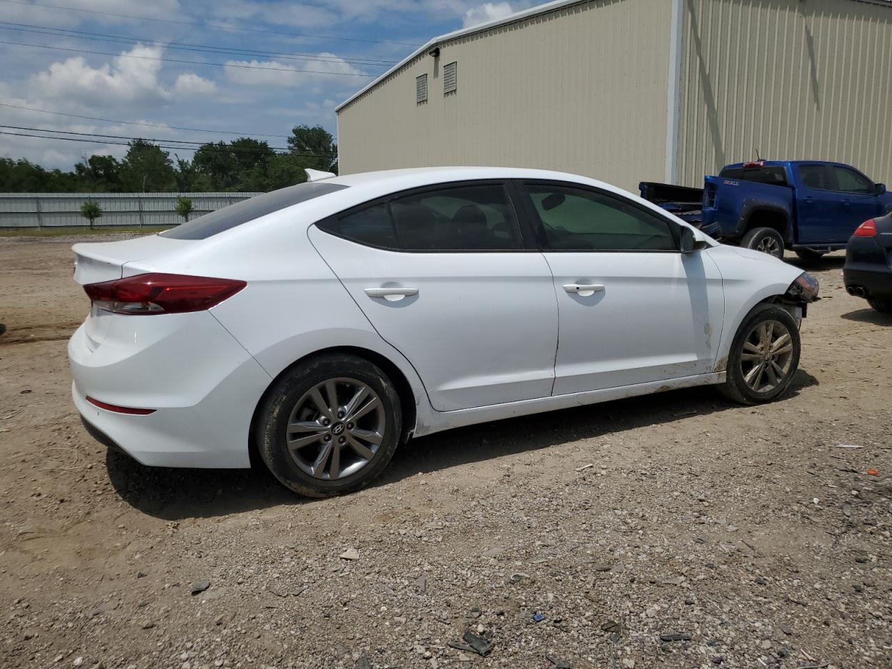 Photo 2 VIN: 5NPD84LF8JH388553 - HYUNDAI ELANTRA 