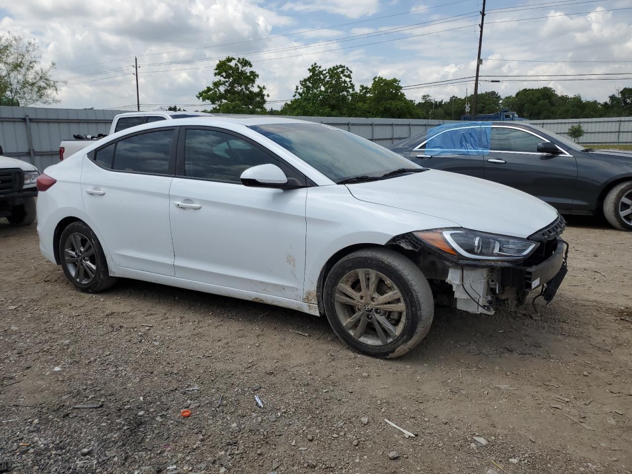 Photo 3 VIN: 5NPD84LF8JH388553 - HYUNDAI ELANTRA 