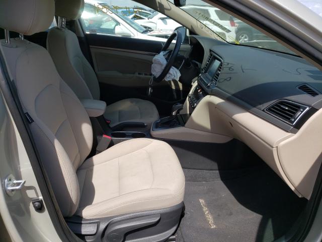 Photo 4 VIN: 5NPD84LF8JH400720 - HYUNDAI ELANTRA SE 