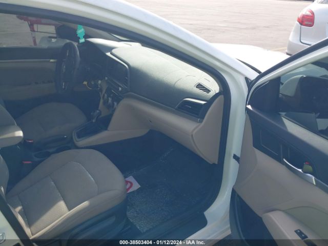 Photo 4 VIN: 5NPD84LF8KH408561 - HYUNDAI ELANTRA 