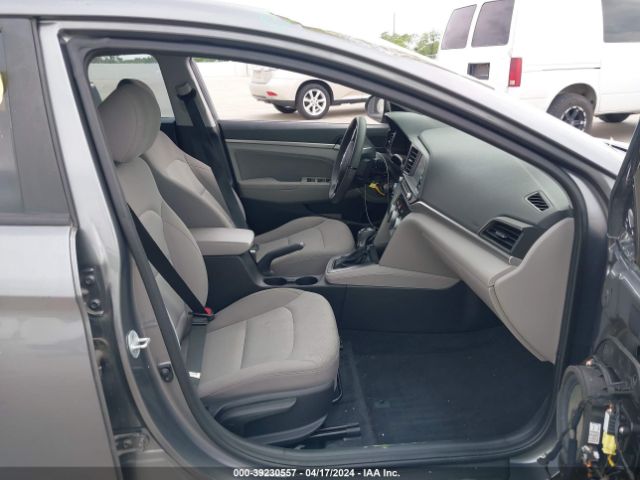 Photo 4 VIN: 5NPD84LF8KH409225 - HYUNDAI ELANTRA 