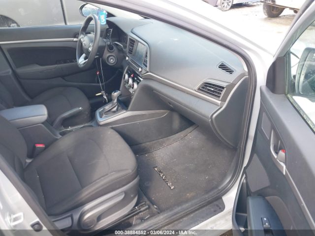 Photo 4 VIN: 5NPD84LF8KH417051 - HYUNDAI ELANTRA 