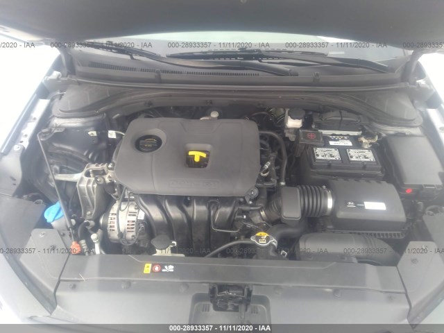 Photo 9 VIN: 5NPD84LF8KH420662 - HYUNDAI ELANTRA 