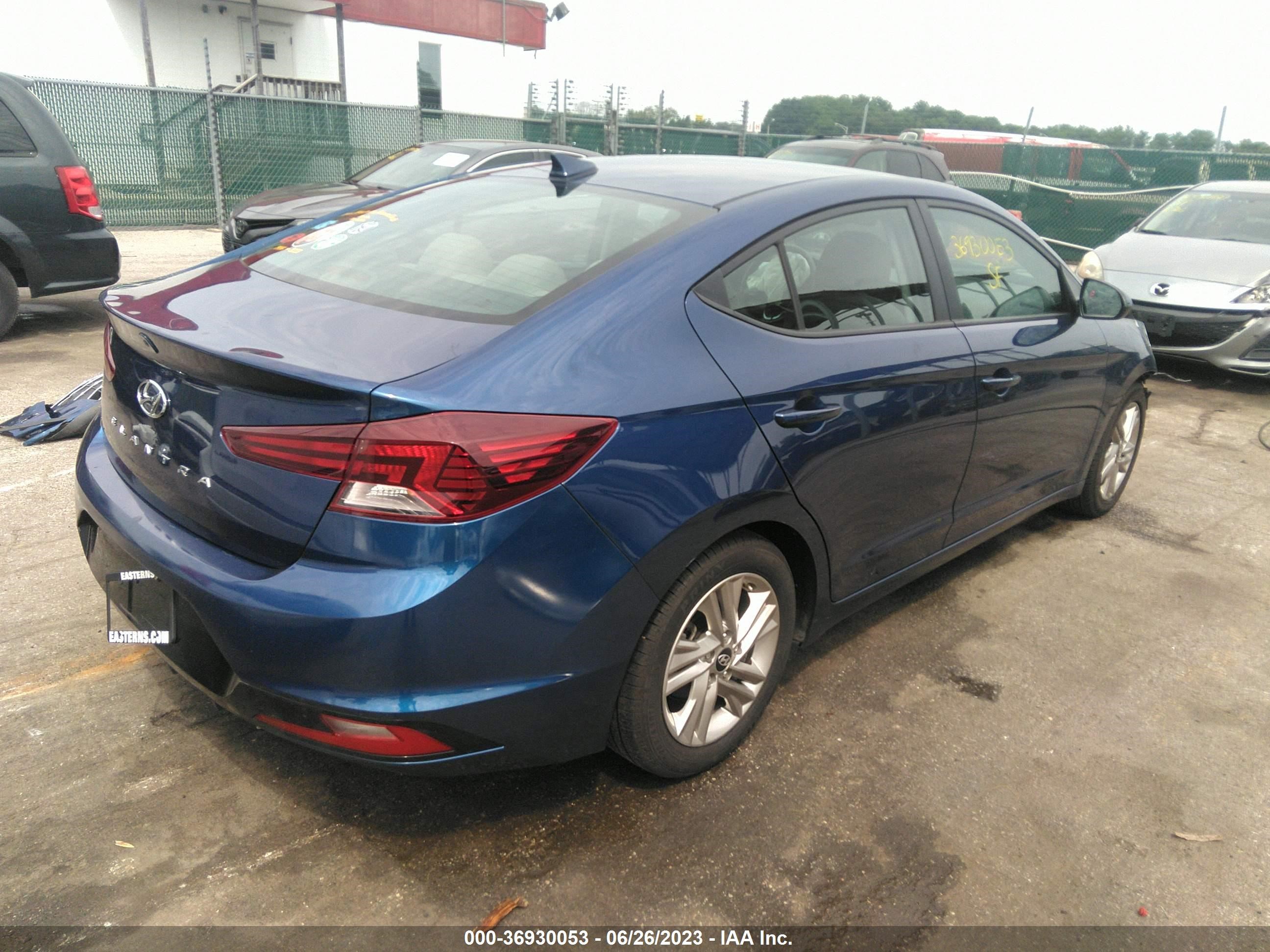 Photo 3 VIN: 5NPD84LF8KH462197 - HYUNDAI ELANTRA 