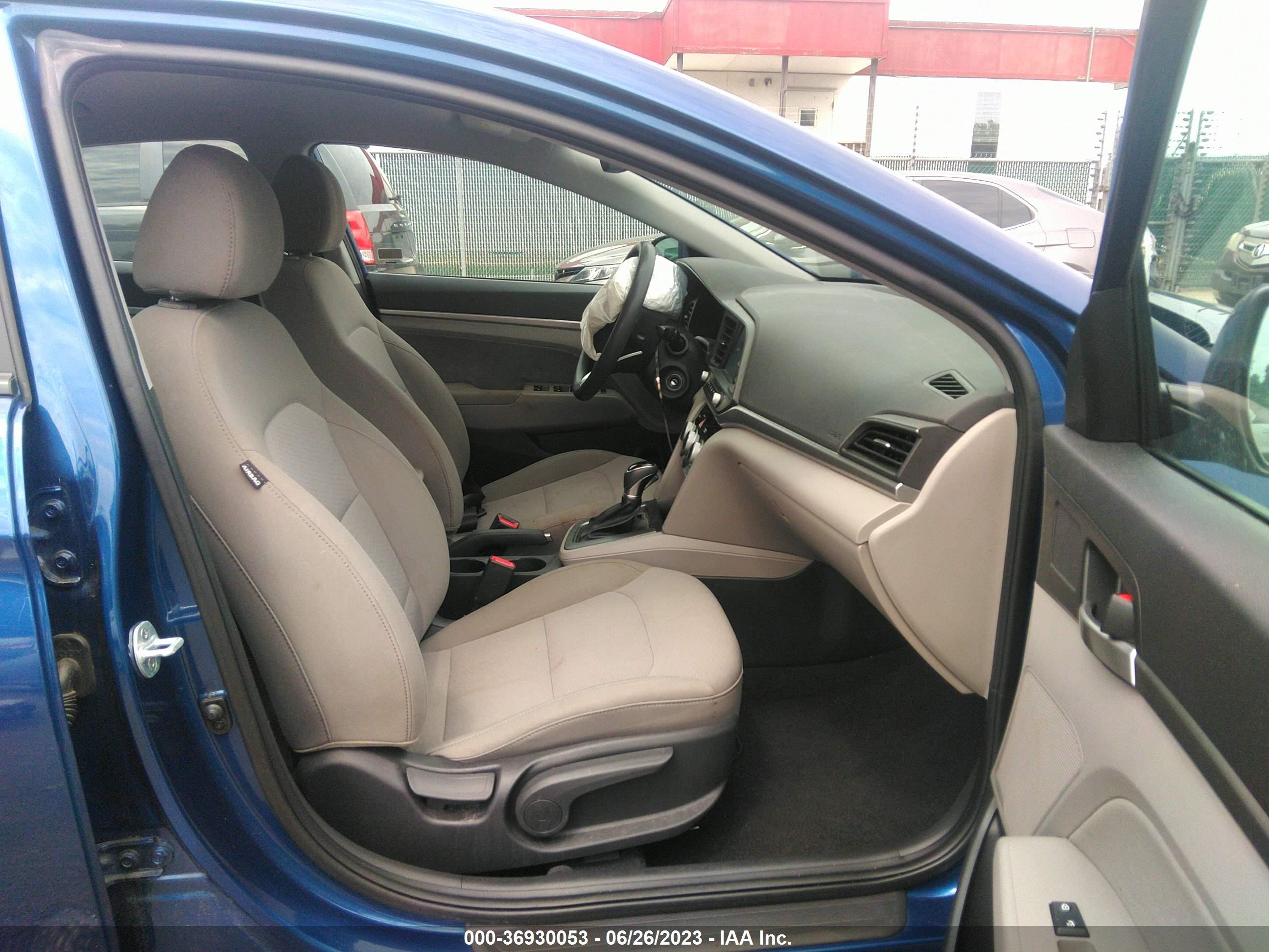 Photo 4 VIN: 5NPD84LF8KH462197 - HYUNDAI ELANTRA 