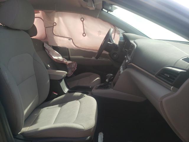 Photo 4 VIN: 5NPD84LF8KH483700 - HYUNDAI ELANTRA SE 