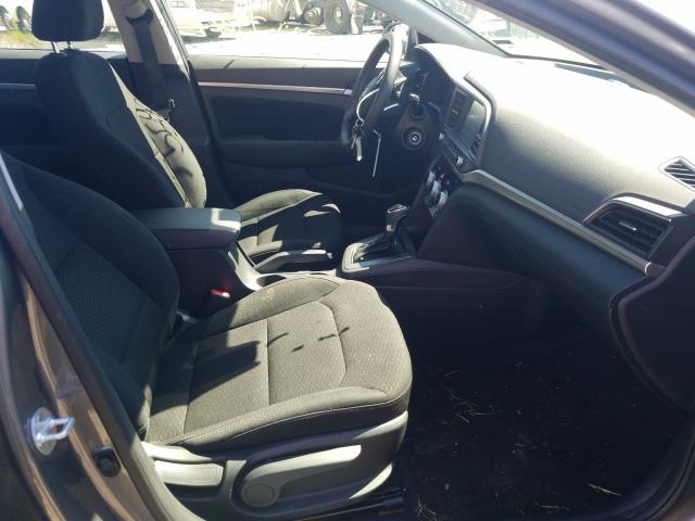 Photo 4 VIN: 5NPD84LF8KH484197 - HYUNDAI ELANTRA SE 