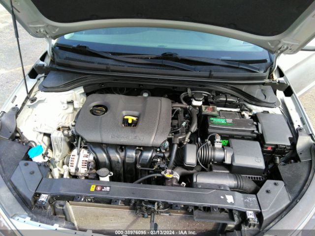 Photo 9 VIN: 5NPD84LF8LH576833 - HYUNDAI ELANTRA 