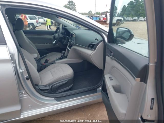 Photo 4 VIN: 5NPD84LF8LH581143 - HYUNDAI ELANTRA 