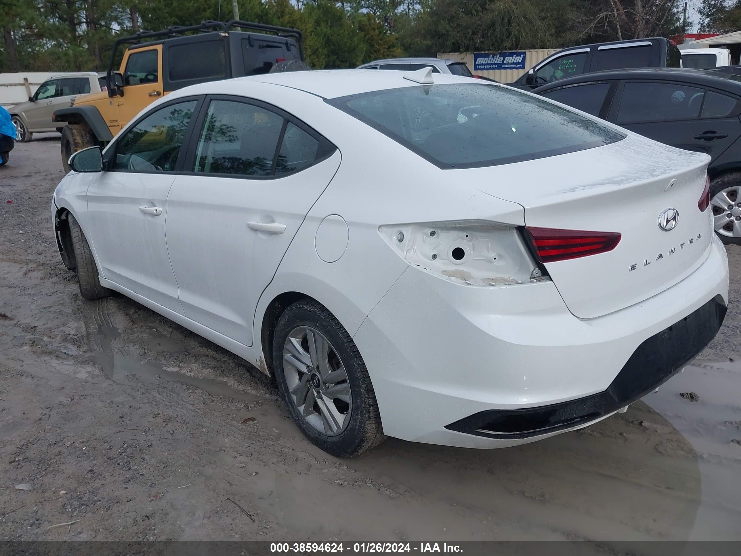 Photo 2 VIN: 5NPD84LF8LH628381 - HYUNDAI ELANTRA 