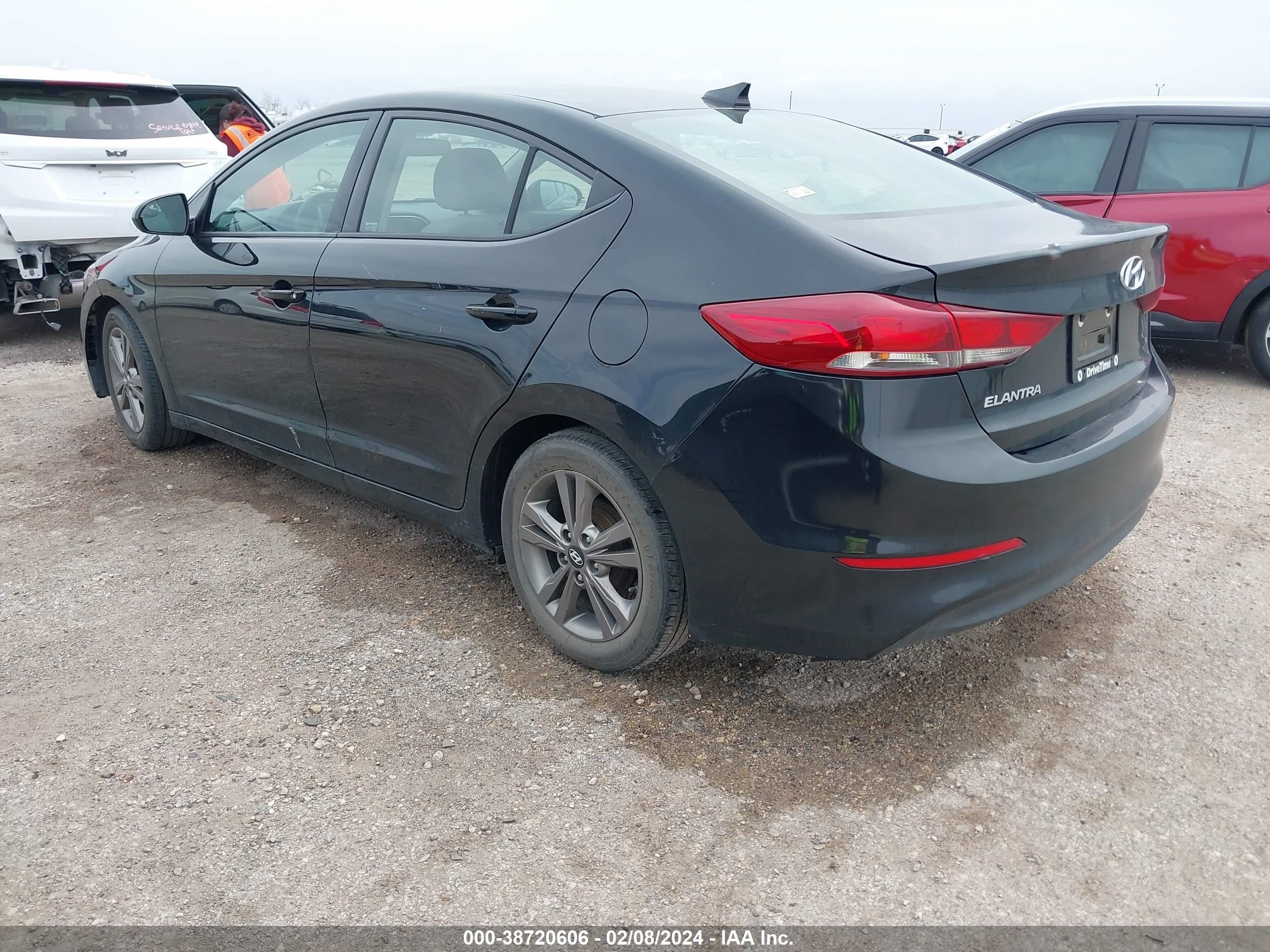 Photo 2 VIN: 5NPD84LF9HH001941 - HYUNDAI ELANTRA 