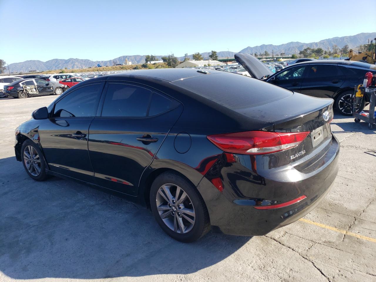 Photo 1 VIN: 5NPD84LF9HH012986 - HYUNDAI ELANTRA 