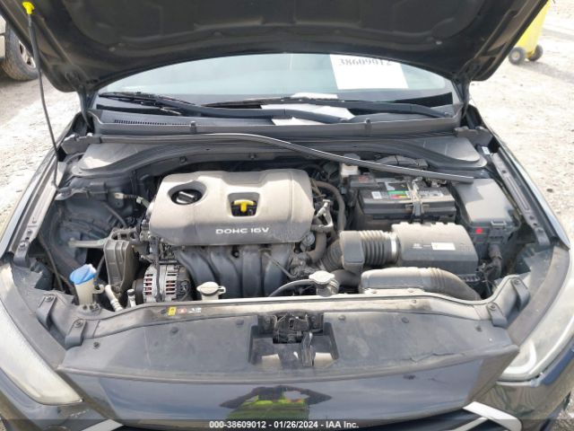 Photo 9 VIN: 5NPD84LF9HH016066 - HYUNDAI ELANTRA 