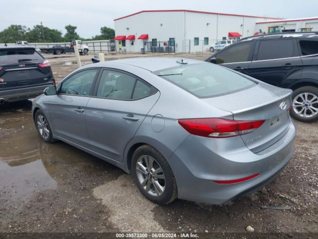 Photo 2 VIN: 5NPD84LF9HH033854 - HYUNDAI ELANTRA 