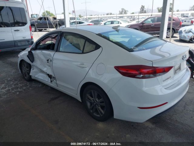 Photo 2 VIN: 5NPD84LF9HH038956 - HYUNDAI ELANTRA 