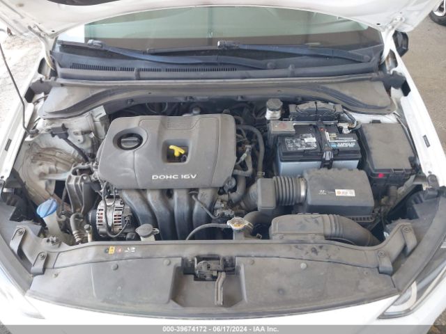 Photo 9 VIN: 5NPD84LF9HH038956 - HYUNDAI ELANTRA 