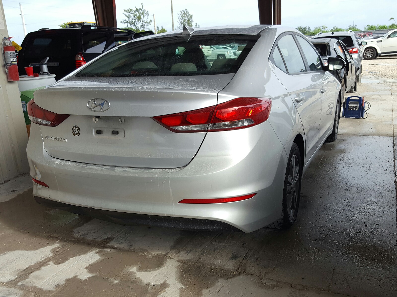 Photo 3 VIN: 5NPD84LF9HH043851 - HYUNDAI ELANTRA 