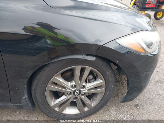 Photo 5 VIN: 5NPD84LF9HH068541 - HYUNDAI ELANTRA 