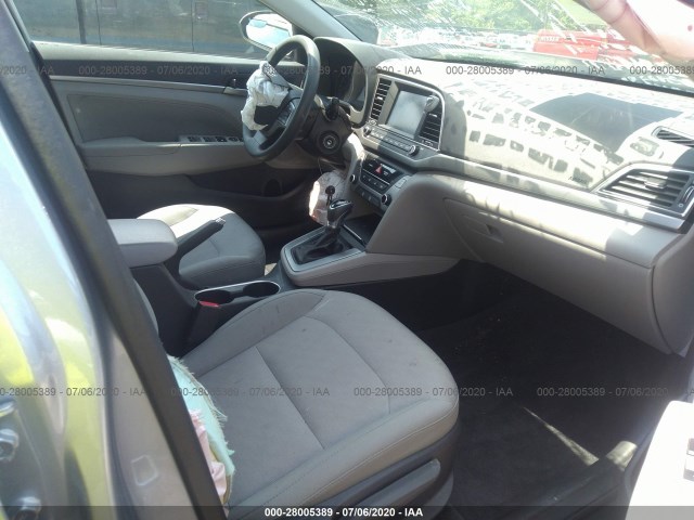 Photo 4 VIN: 5NPD84LF9HH072881 - HYUNDAI ELANTRA 