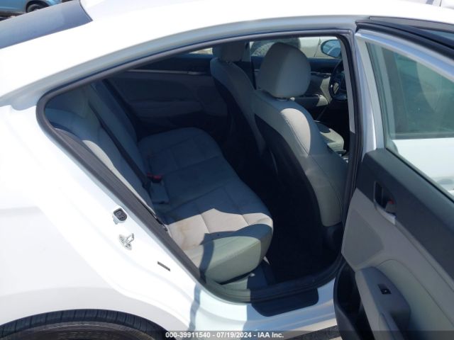 Photo 7 VIN: 5NPD84LF9HH074100 - HYUNDAI ELANTRA 