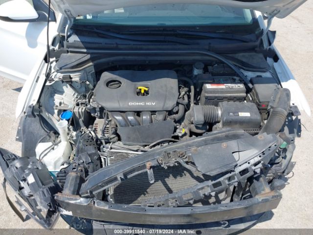 Photo 9 VIN: 5NPD84LF9HH074100 - HYUNDAI ELANTRA 