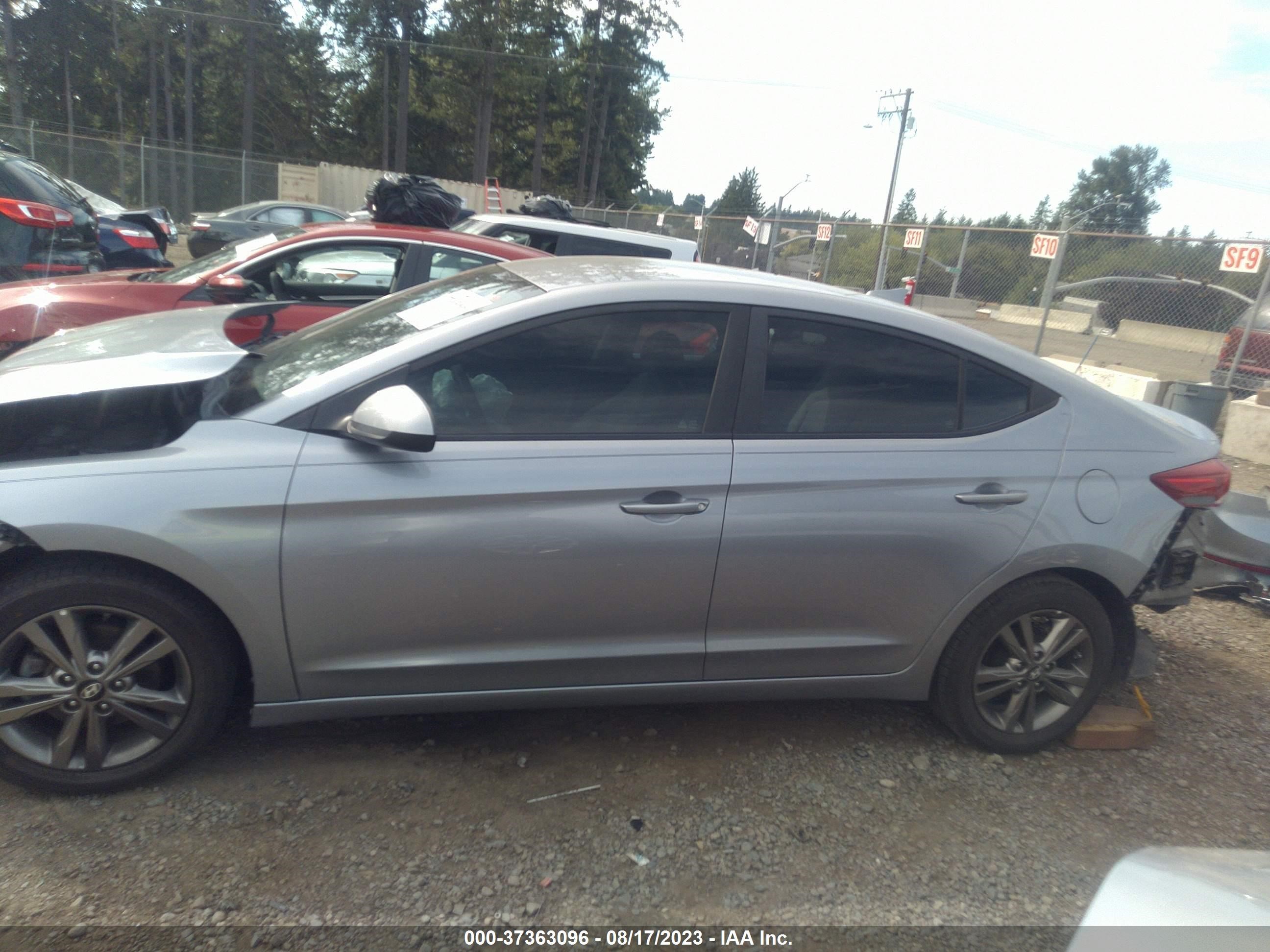 Photo 14 VIN: 5NPD84LF9HH082083 - HYUNDAI ELANTRA 