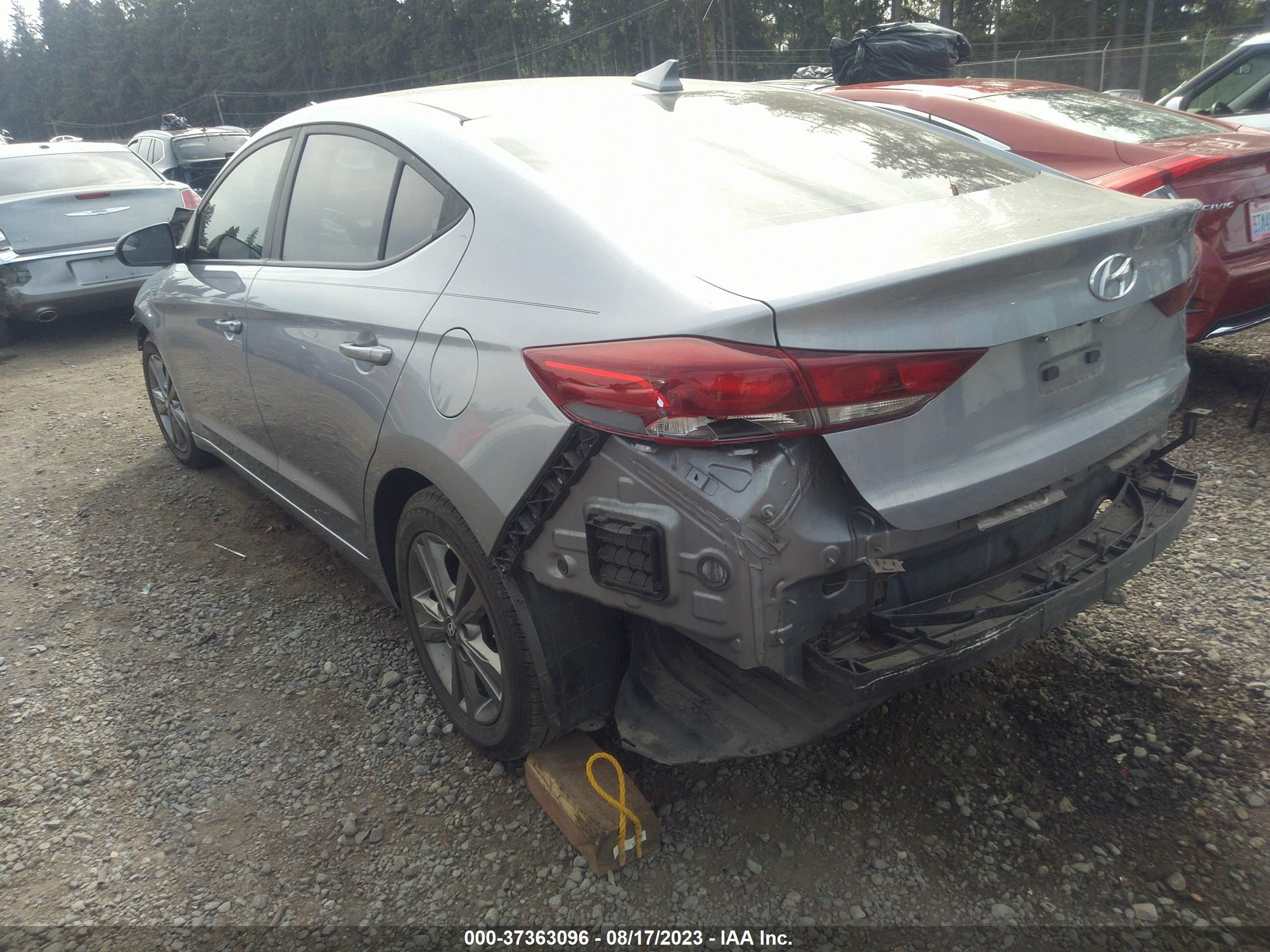 Photo 2 VIN: 5NPD84LF9HH082083 - HYUNDAI ELANTRA 